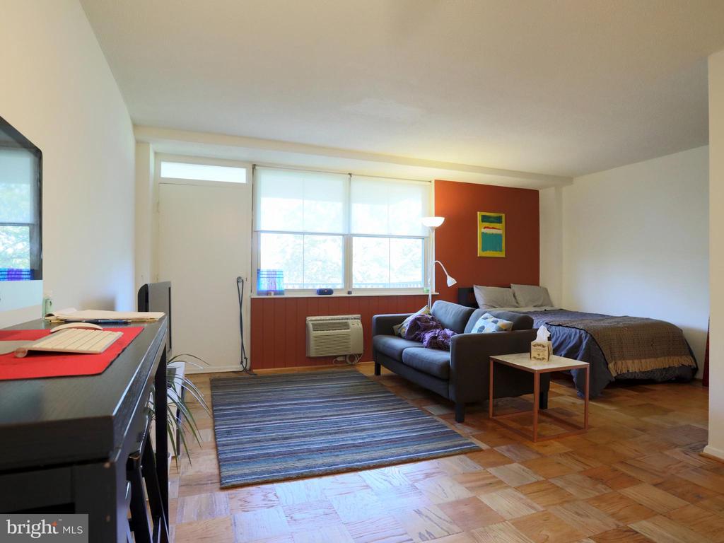 2030 N ADAMS STREET Unit: 805