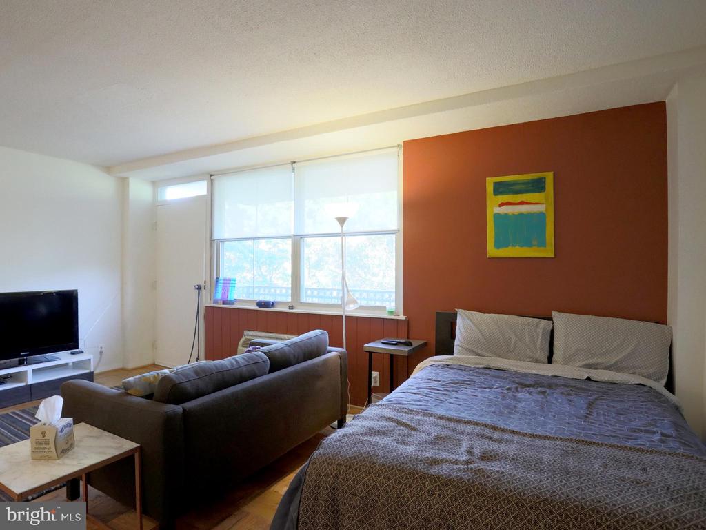 2030 N ADAMS STREET Unit: 805
