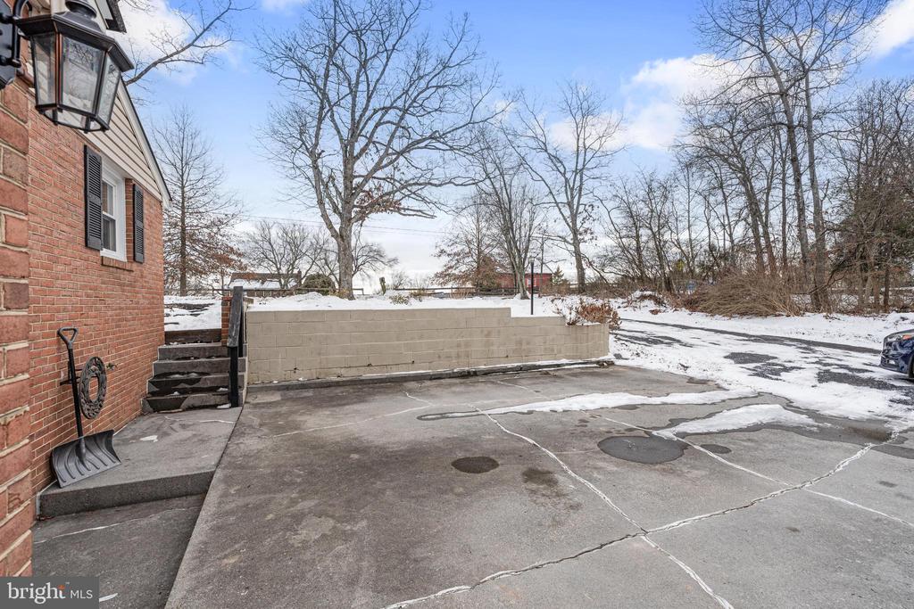 311 Hunting Ridge Rd