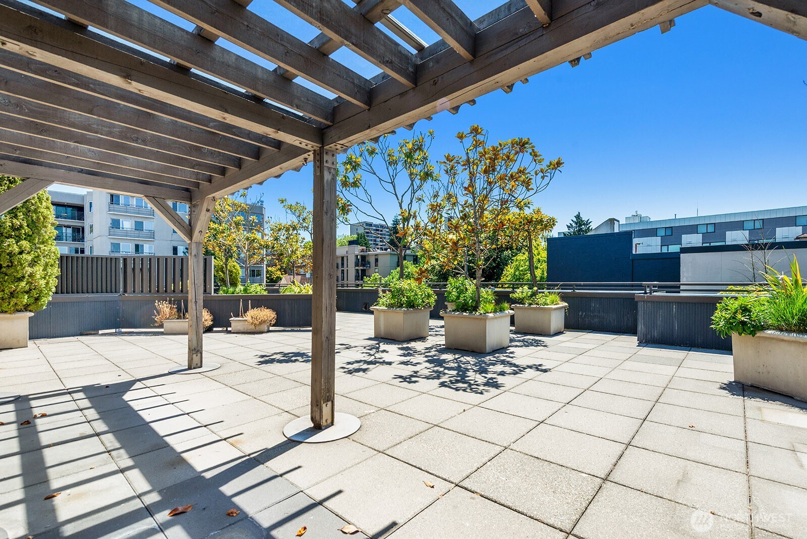 745 Bellevue Avenue E Unit: 402
