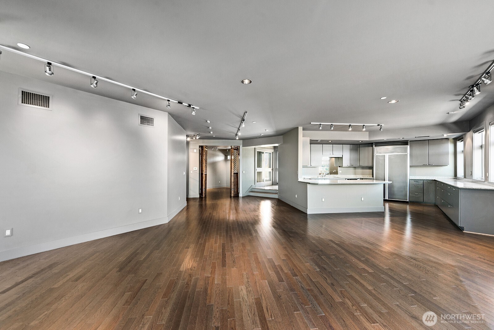 745 Bellevue Avenue E Unit: 402