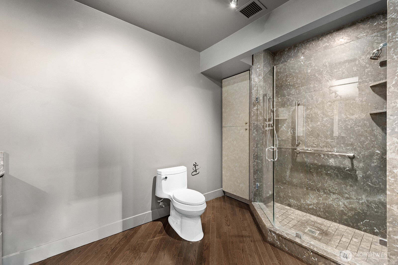 745 Bellevue Avenue E Unit: 402