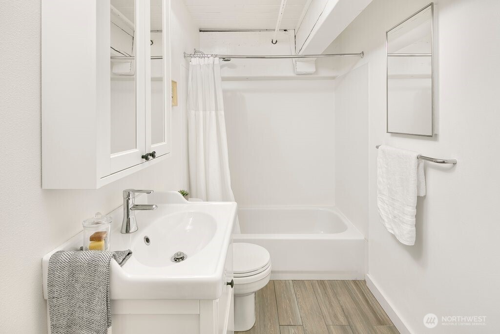 66 Bell Street Unit: 208