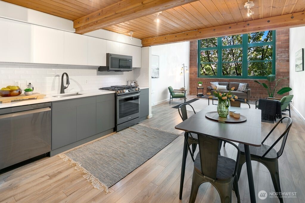 66 Bell Street Unit: 208