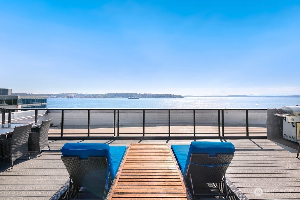 66 Bell Street Unit: 208