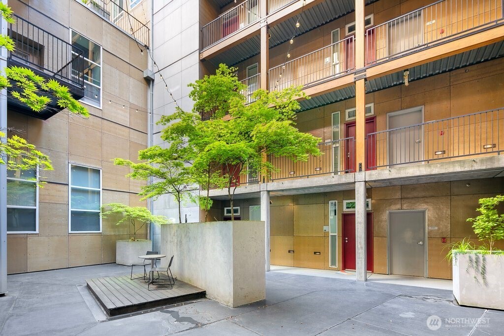 66 Bell Street Unit: 208