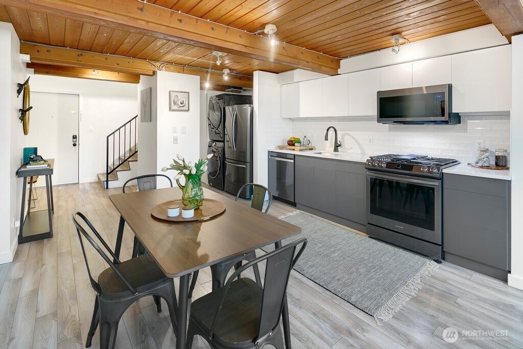 66 Bell Street Unit: 208