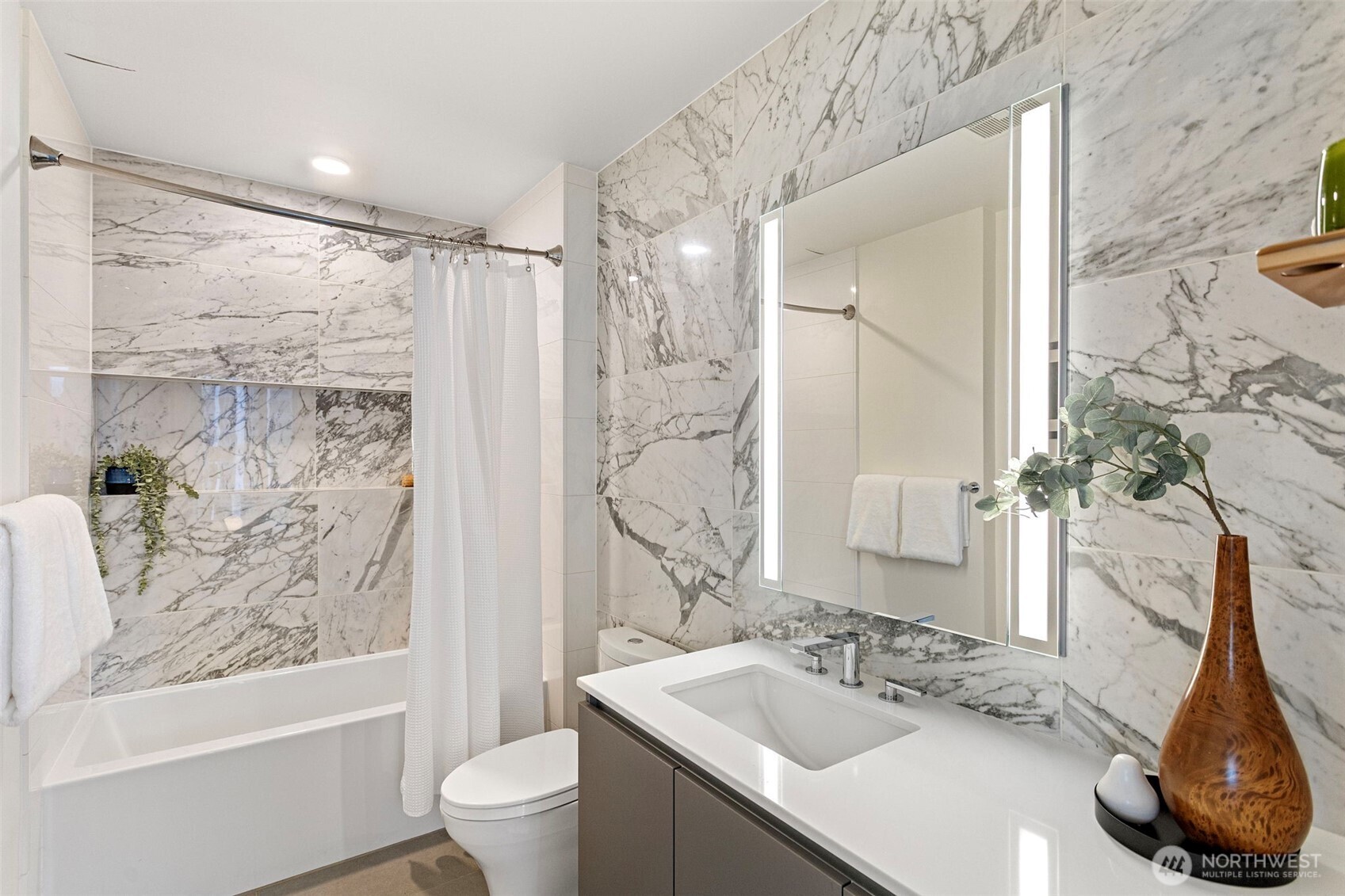 2510 6th Avenue Unit: 2504