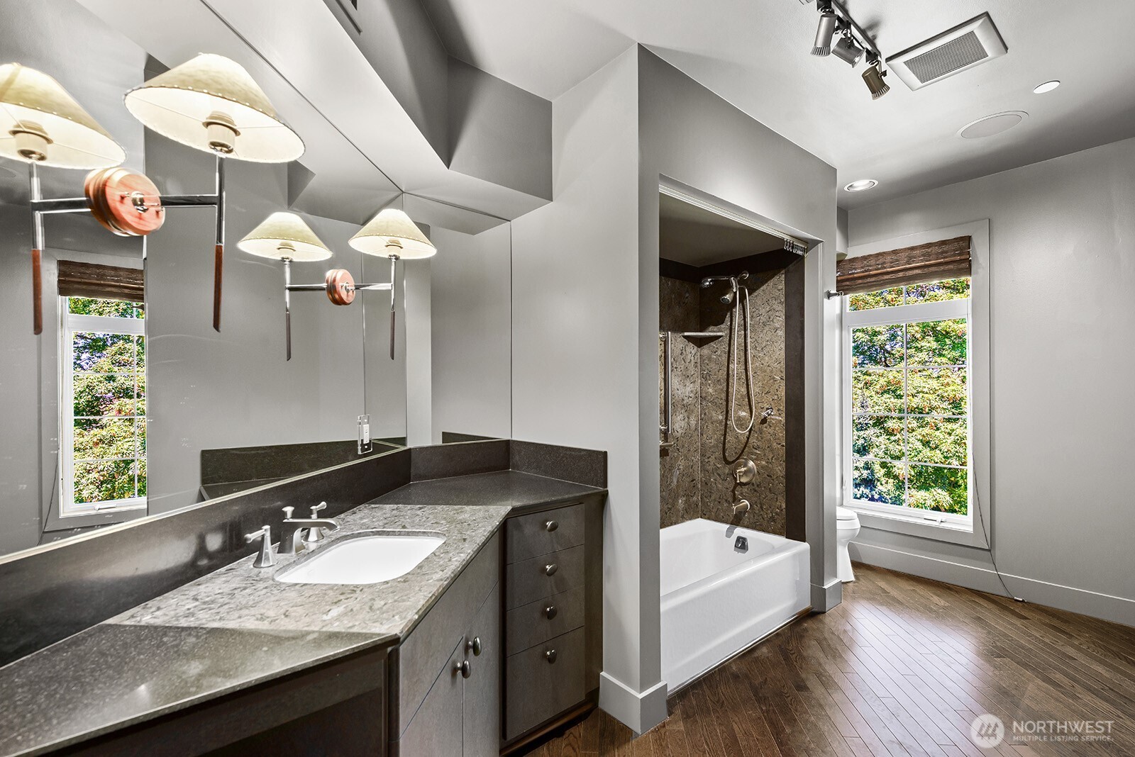 745 Bellevue Avenue E Unit: 402