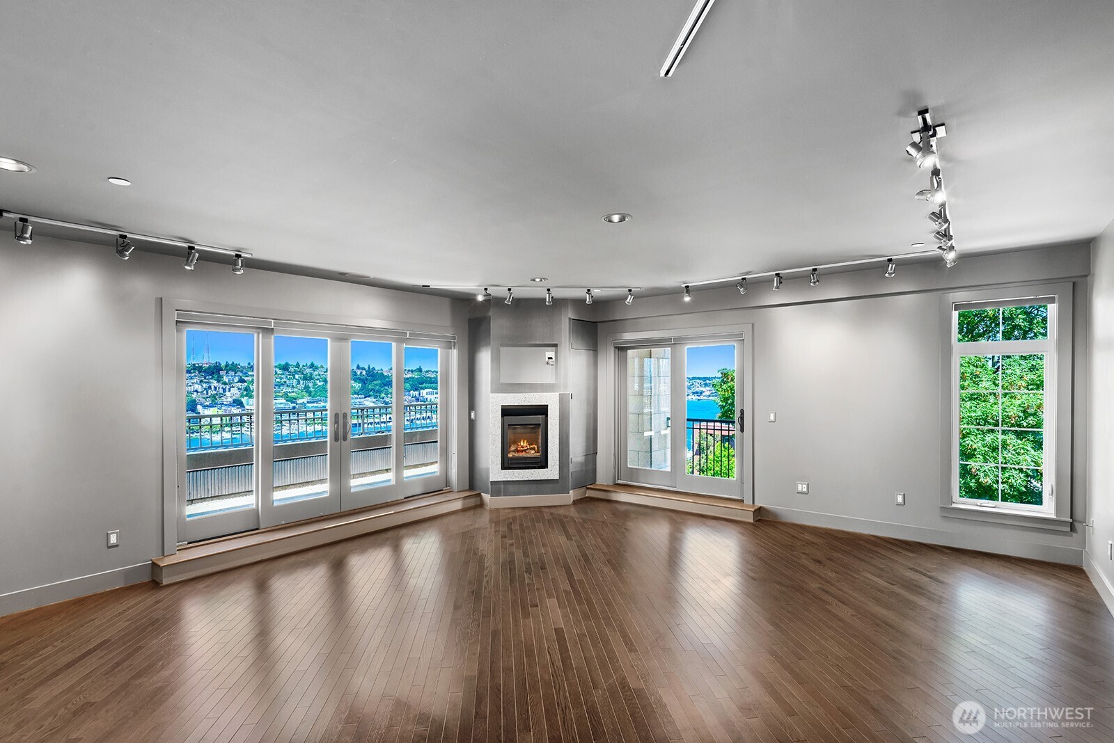 745 Bellevue Avenue E Unit: 402