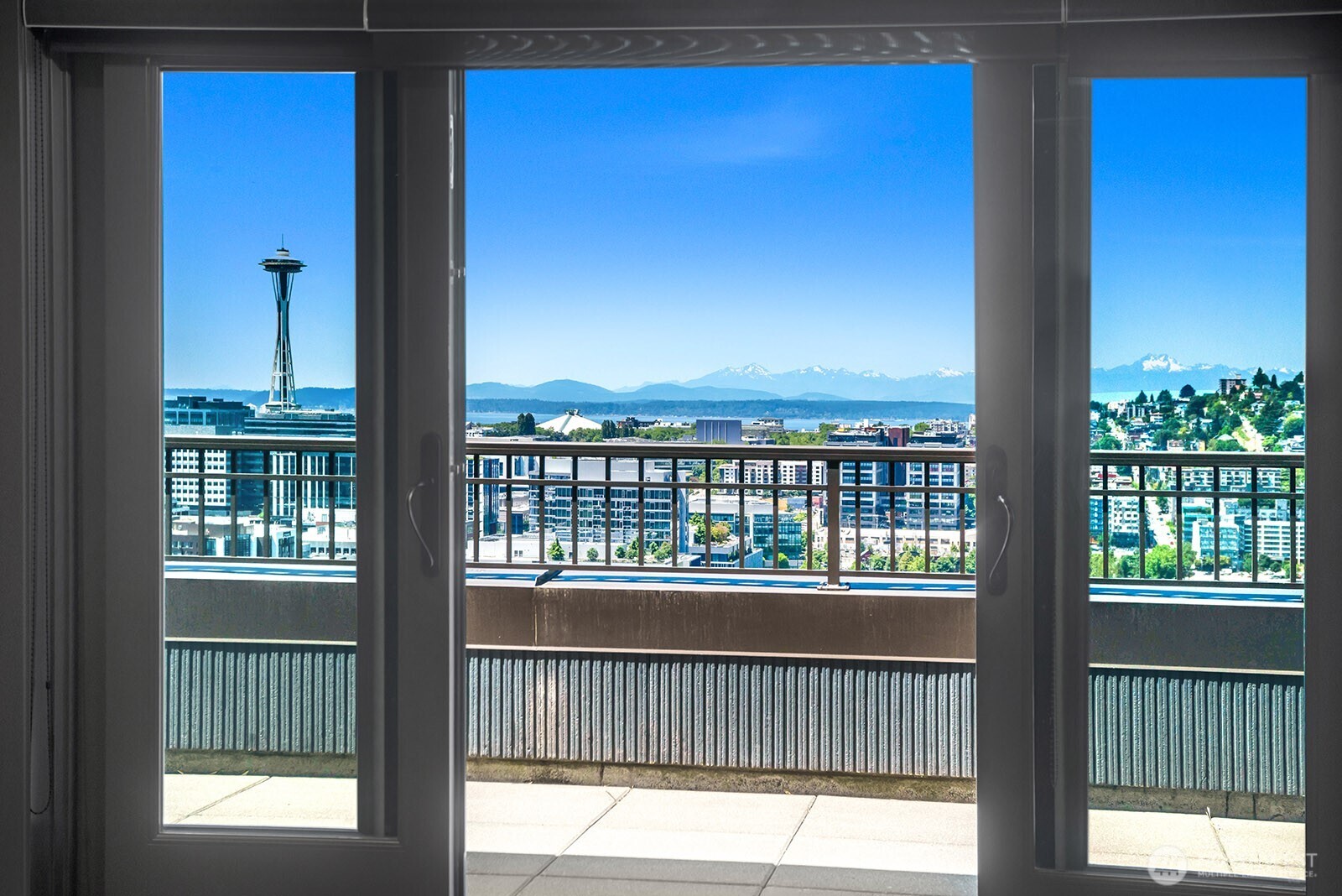 745 Bellevue Avenue E Unit: 402