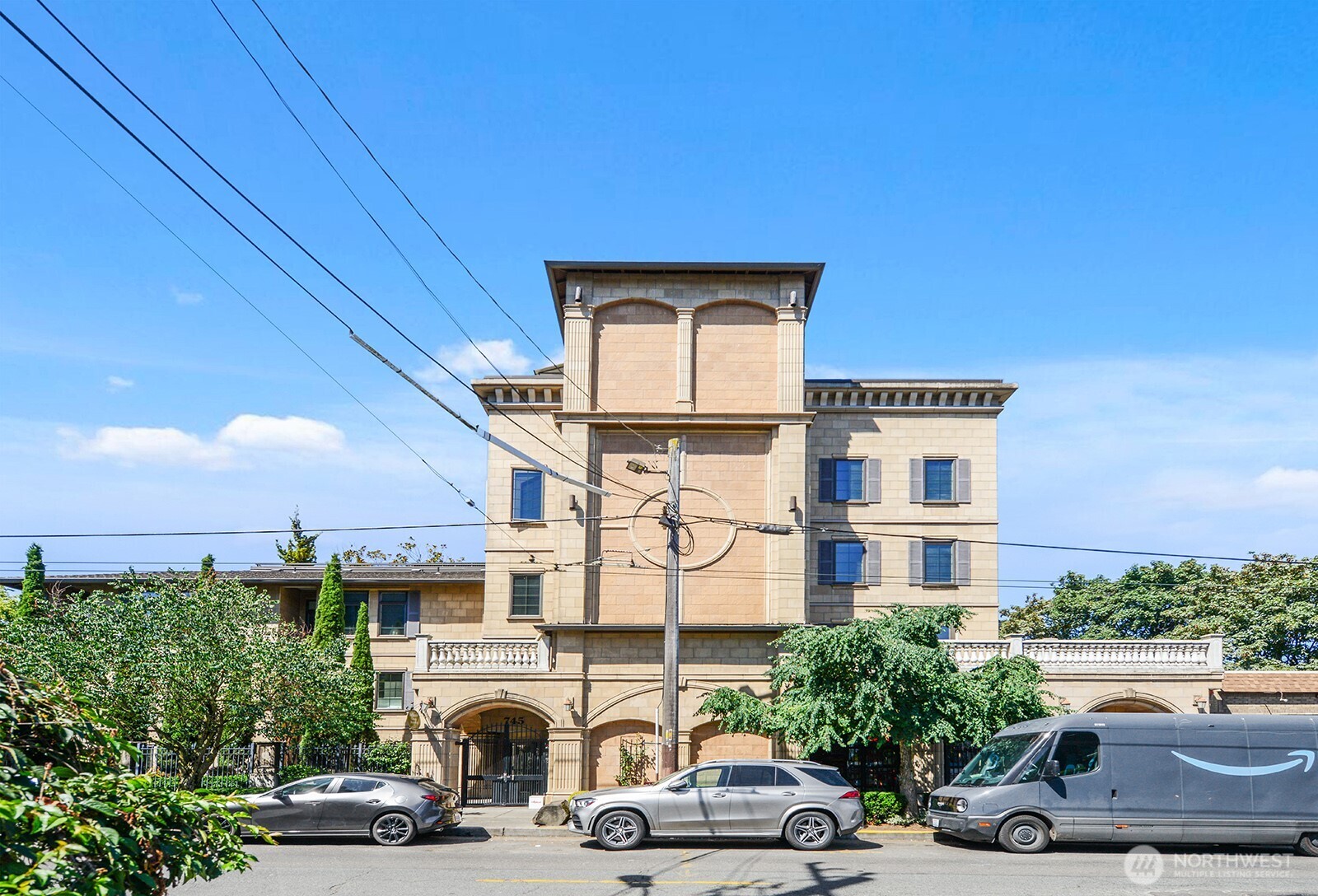 745 Bellevue Avenue E Unit: 402