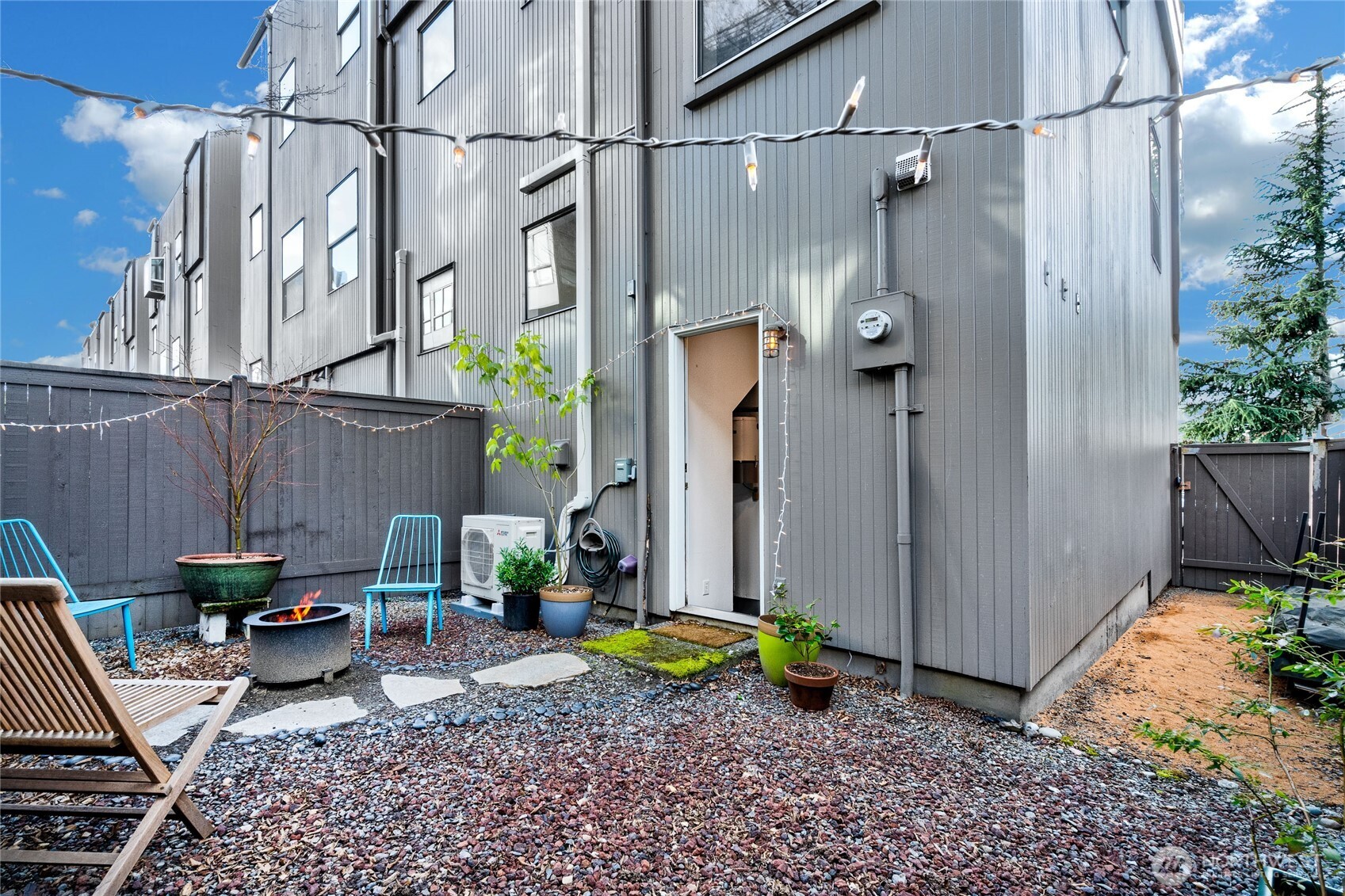 2364 Fairview Avenue E Unit: 1