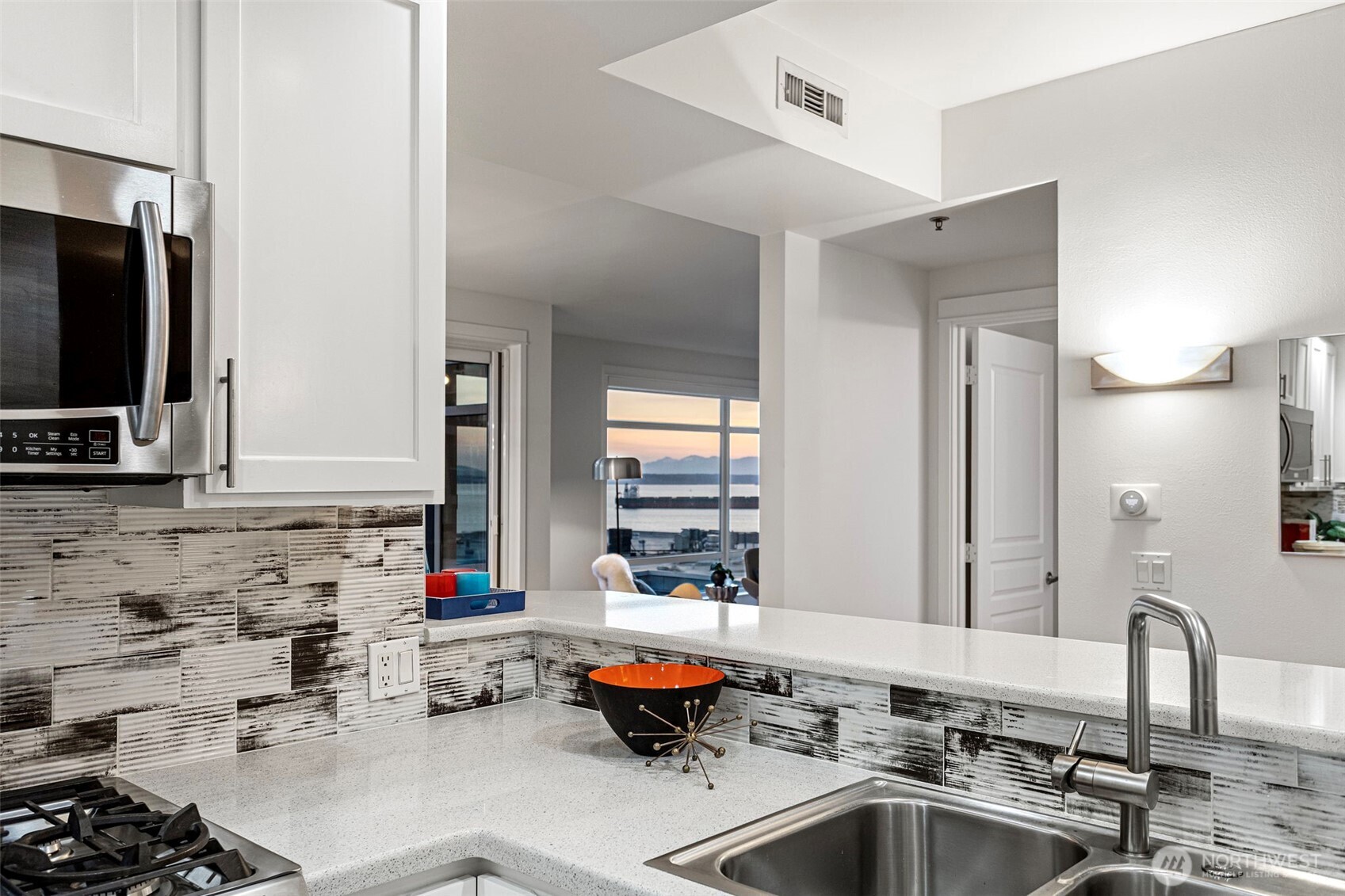 2801 1st Avenue Unit: 401