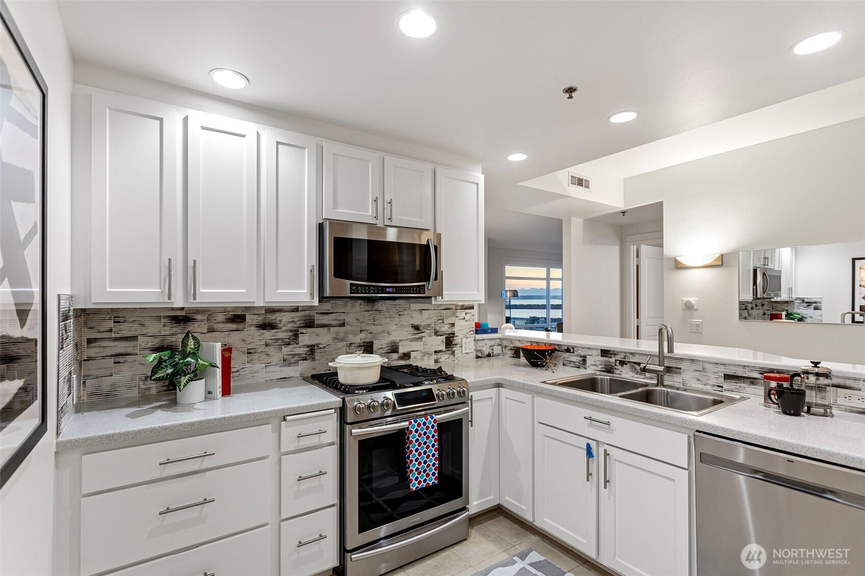 2801 1st Avenue Unit: 401