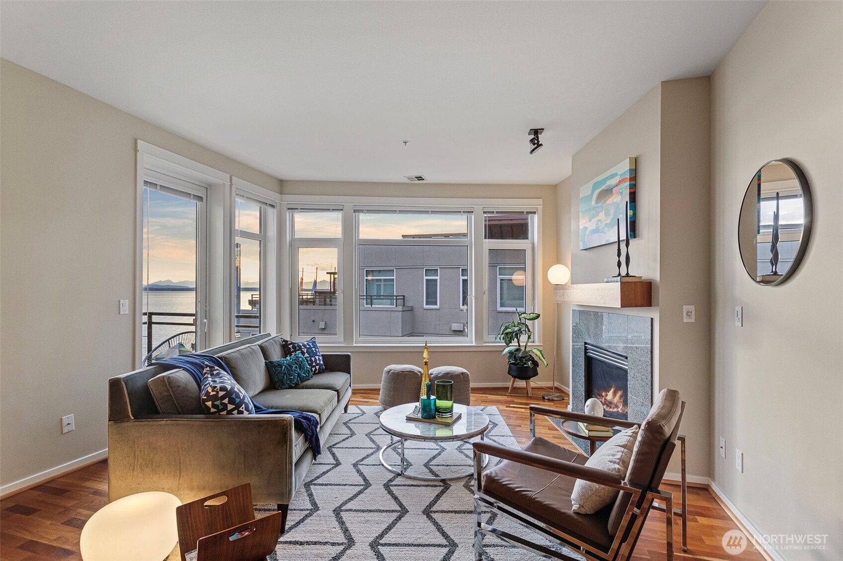 1900 Alaskan Way Unit: 514