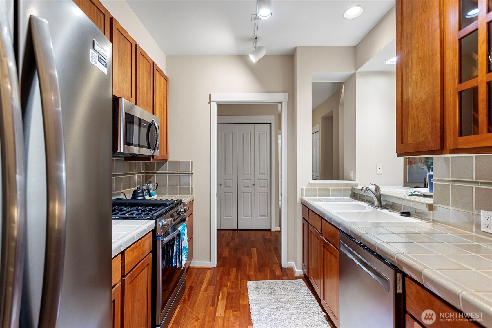 1900 Alaskan Way Unit: 514