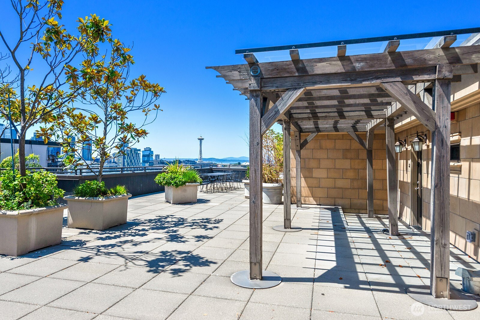 745 Bellevue Avenue E Unit: 402