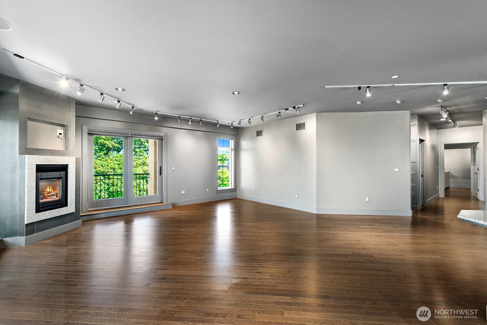 745 Bellevue Avenue E Unit: 402