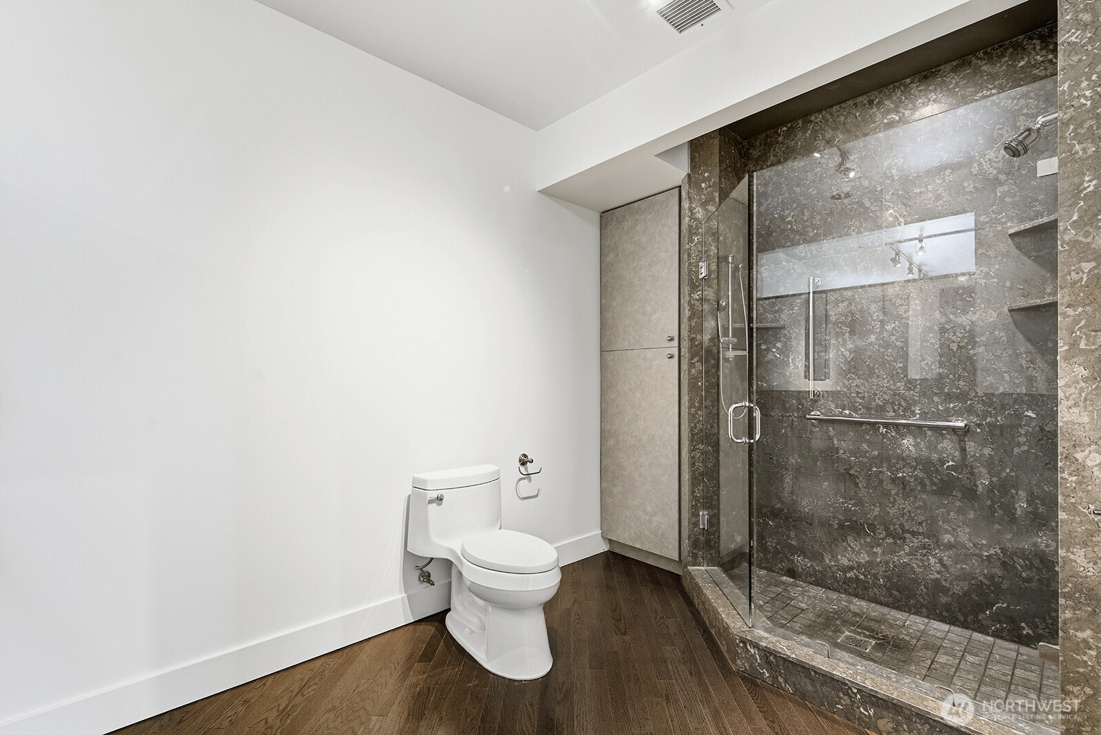 745 Bellevue Avenue E Unit: 402