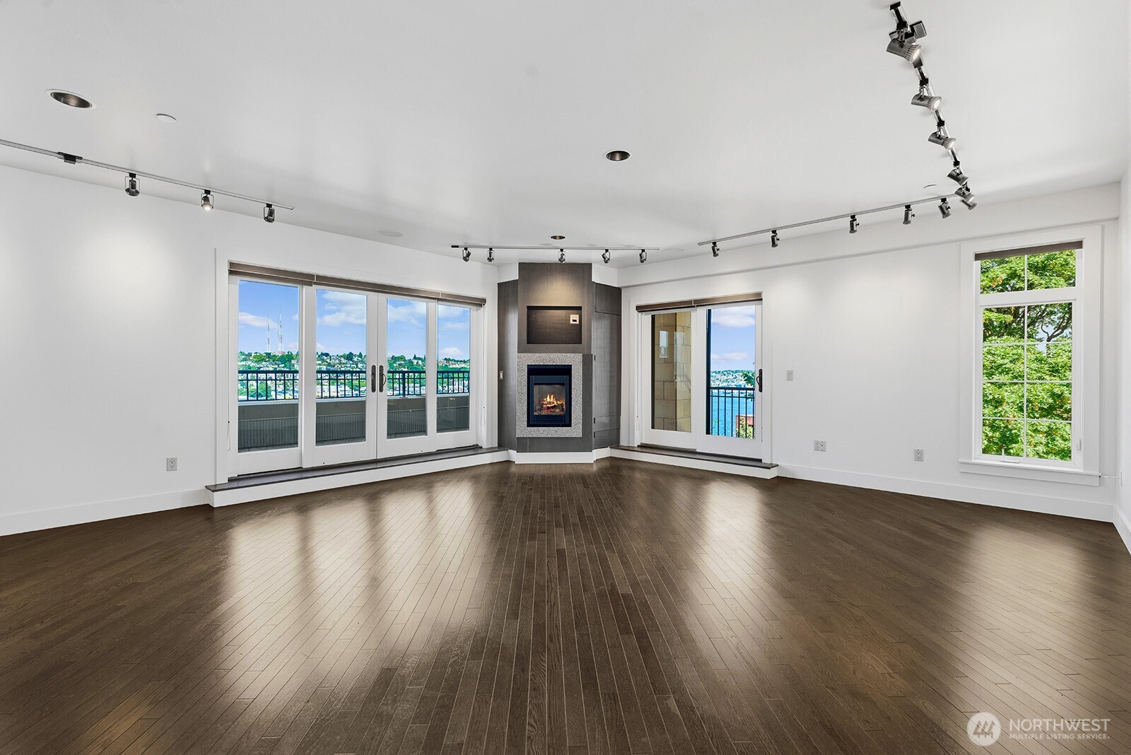745 Bellevue Avenue E Unit: 402