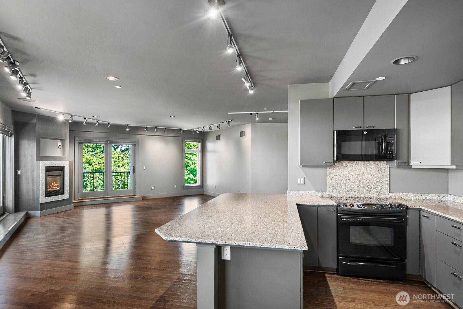 745 Bellevue Avenue E Unit: 402