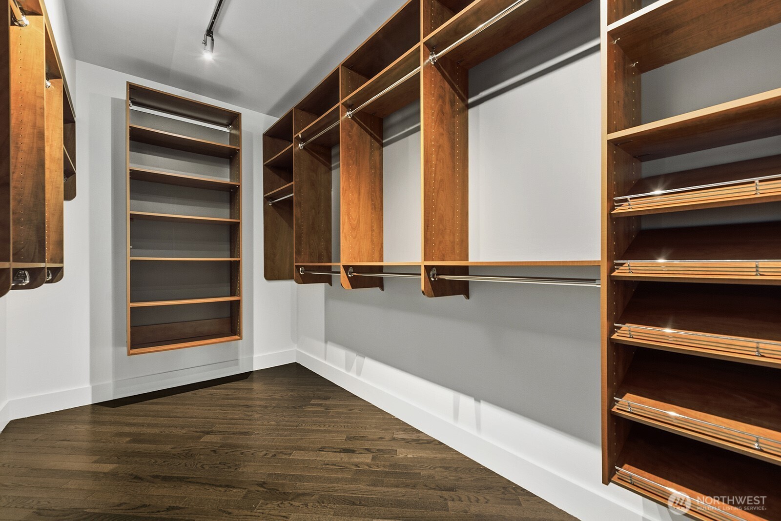 745 Bellevue Avenue E Unit: 402