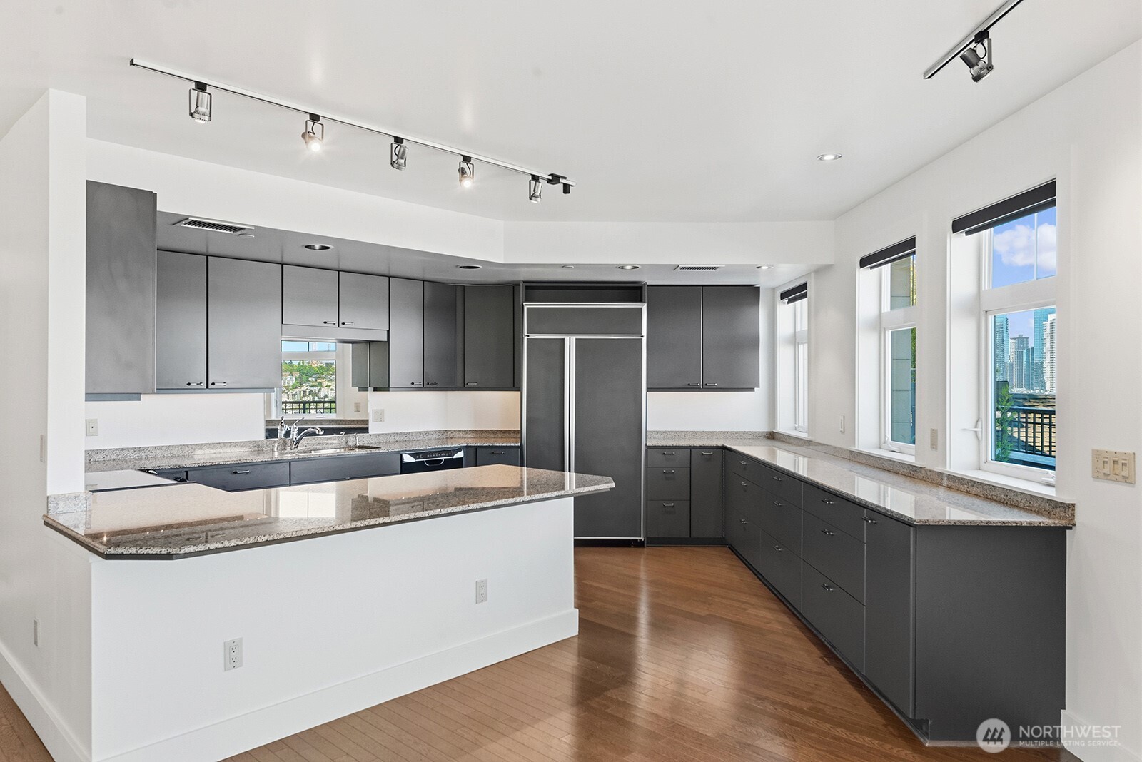 745 Bellevue Avenue E Unit: 402