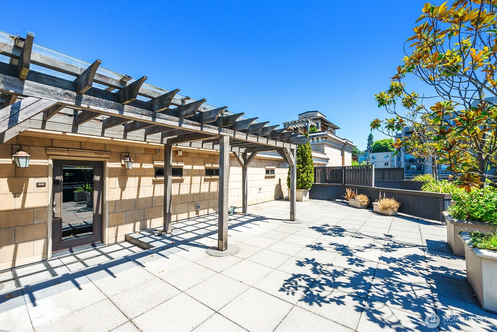 745 Bellevue Avenue E Unit: 402
