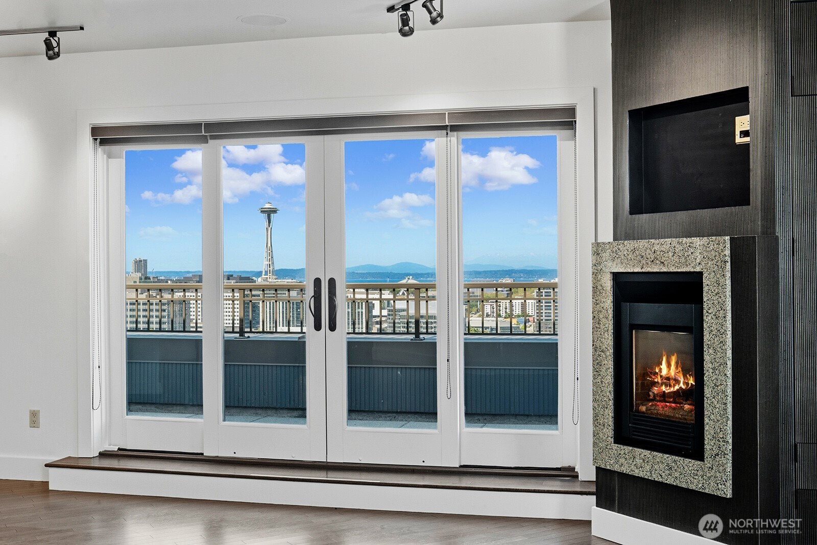 745 Bellevue Avenue E Unit: 402