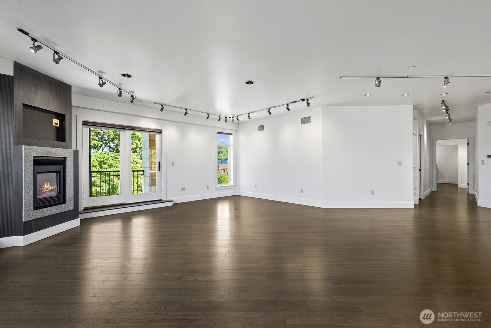745 Bellevue Avenue E Unit: 402