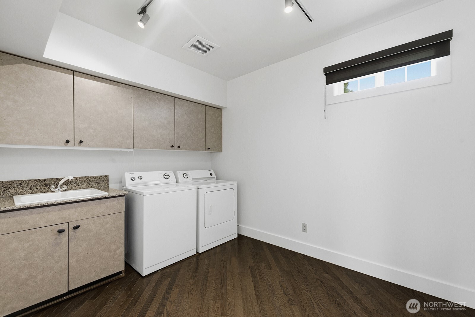 745 Bellevue Avenue E Unit: 402