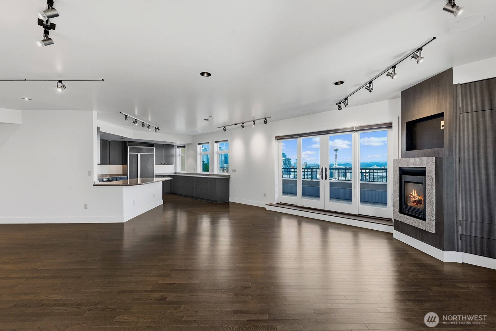 745 Bellevue Avenue E Unit: 402