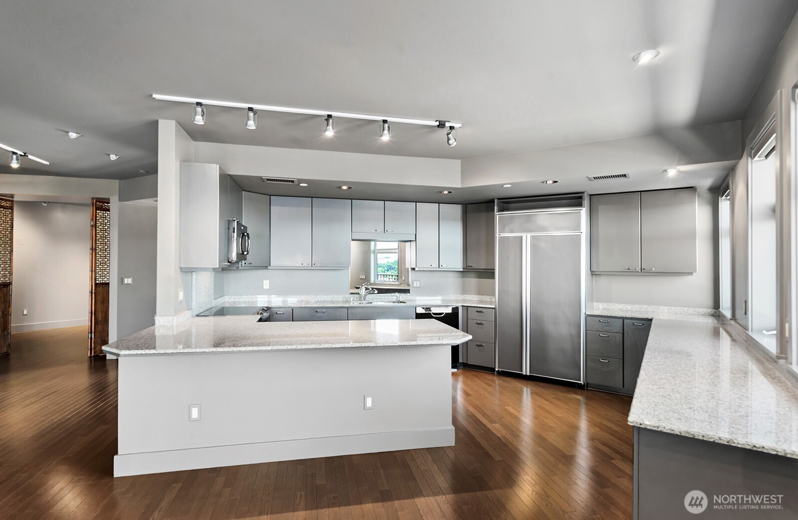 745 Bellevue Avenue E Unit: 402