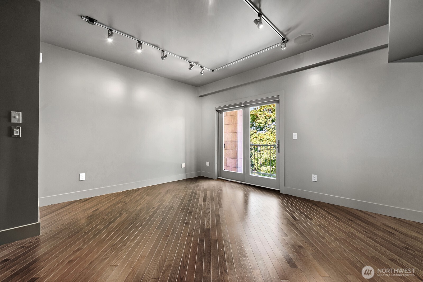 745 Bellevue Avenue E Unit: 402