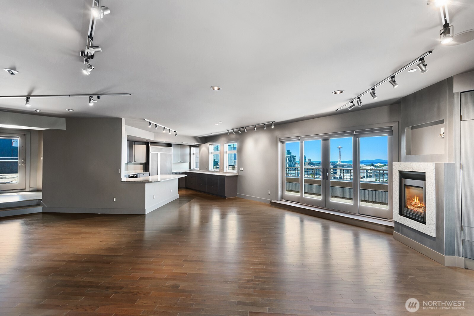 745 Bellevue Avenue E Unit: 402