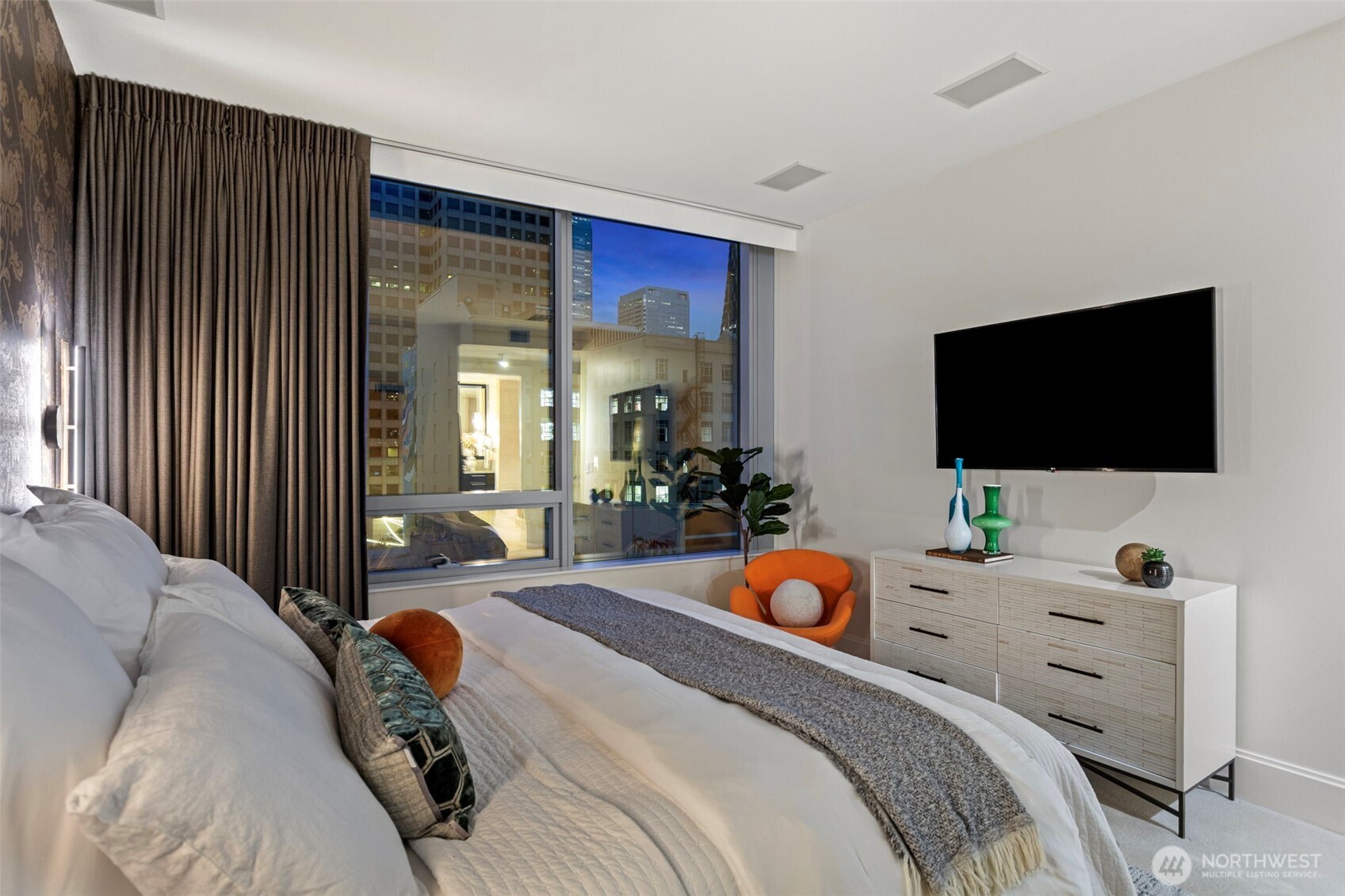 1521 2nd Avenue Unit: 802