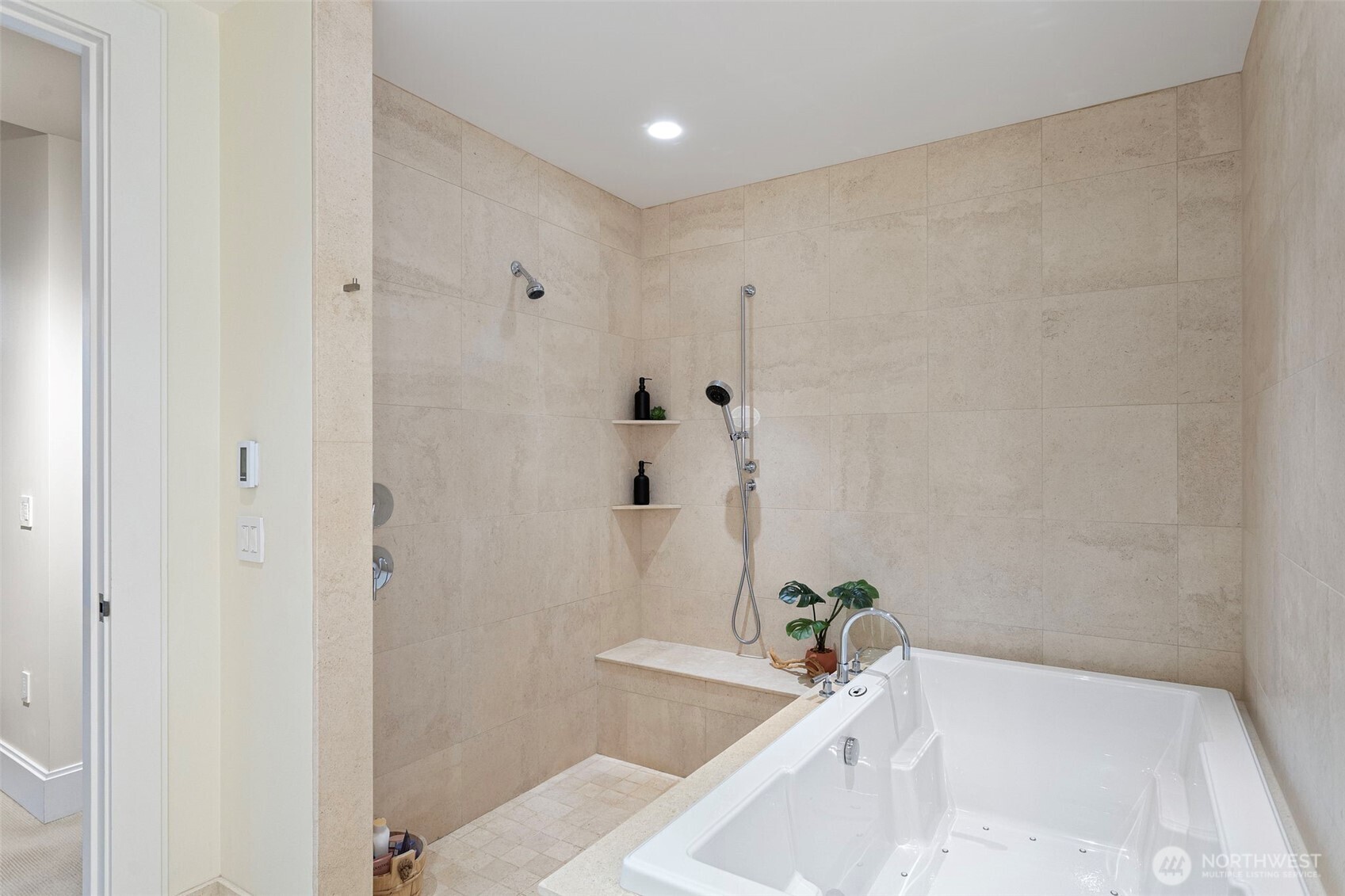 1521 2nd Avenue Unit: 802