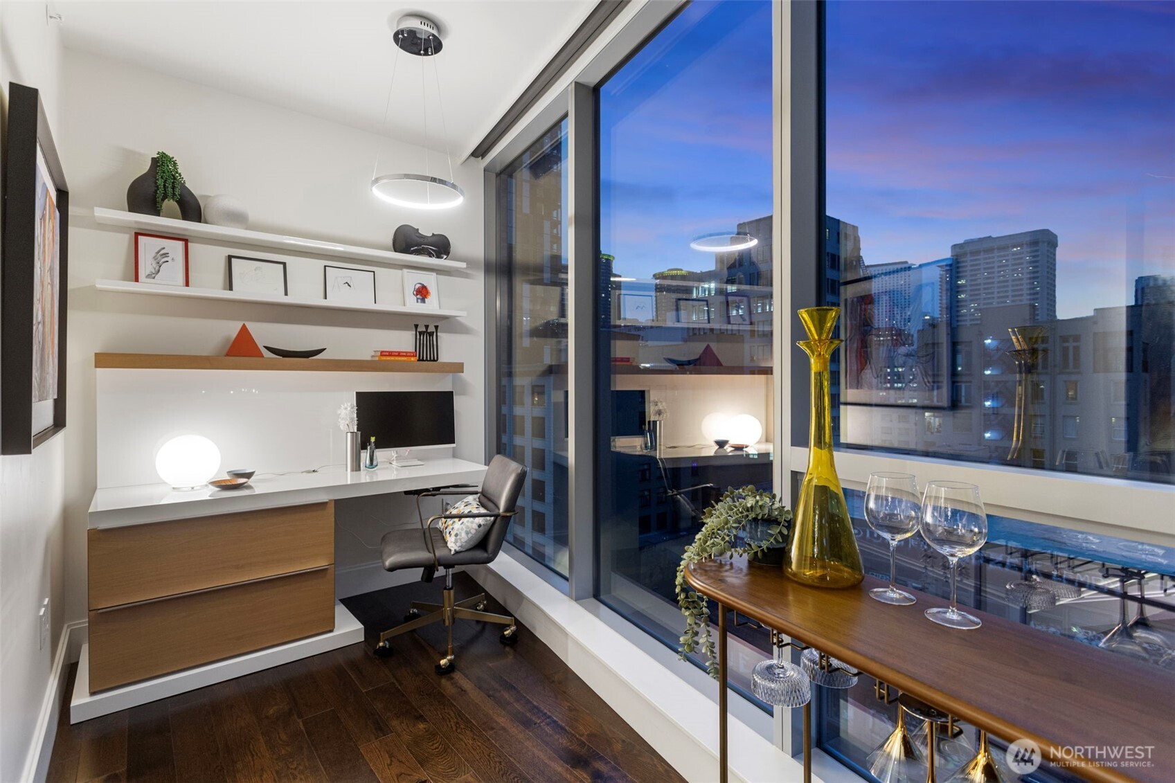 1521 2nd Avenue Unit: 802