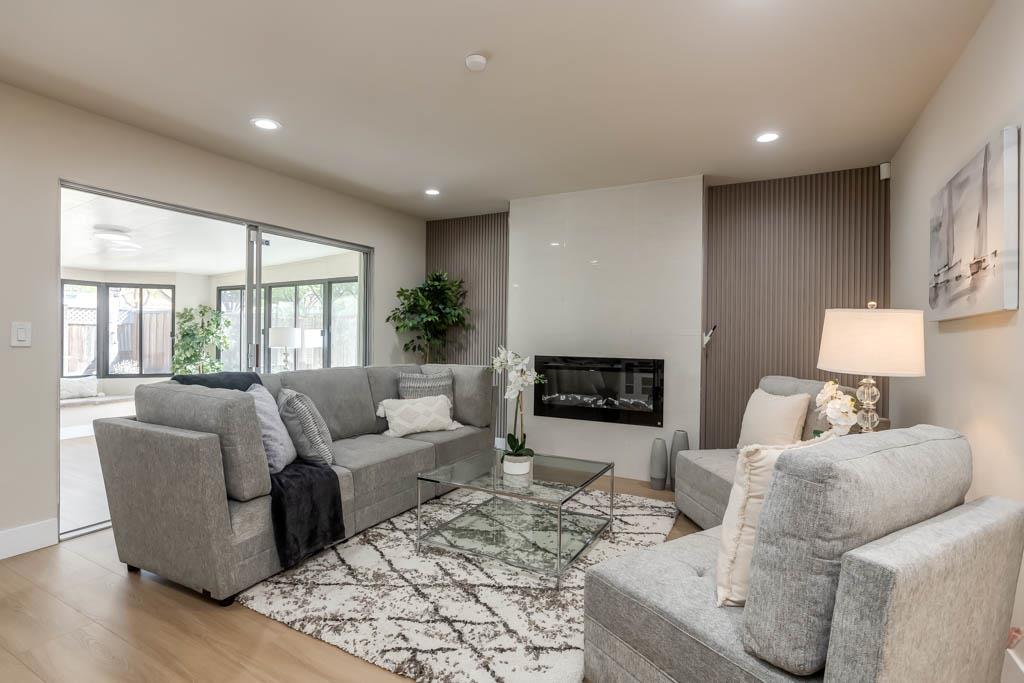 389 Gemma DR