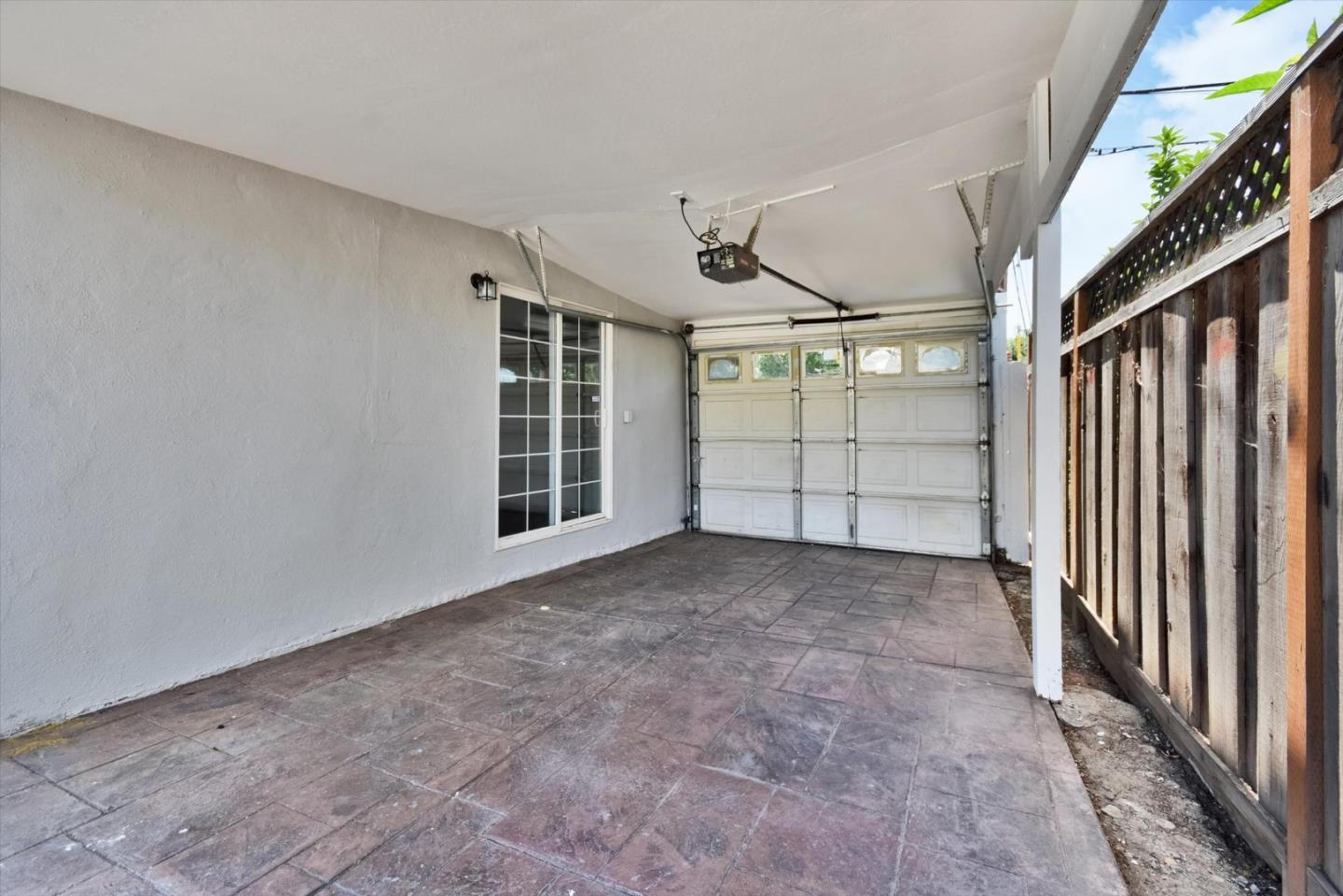 13831 Highwood DR