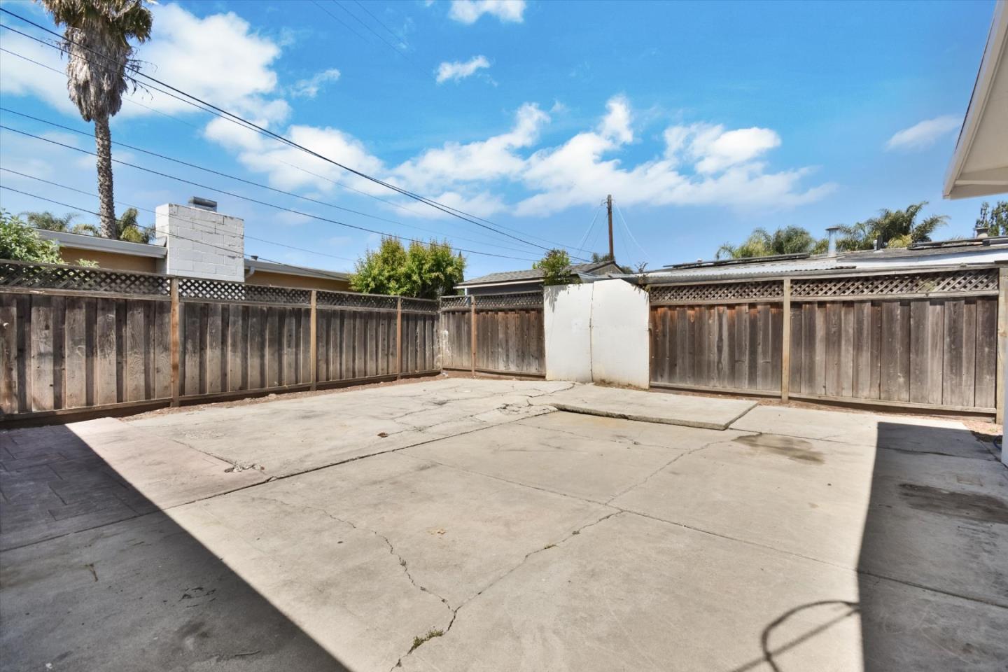 13831 Highwood DR