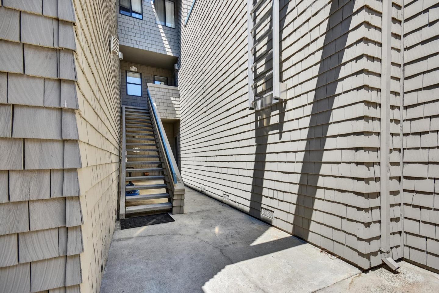 1129 Foxchase Drive