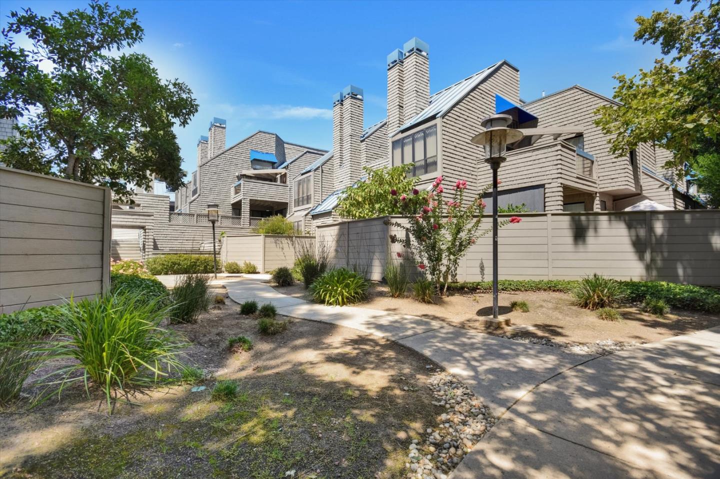 1129 Foxchase Drive