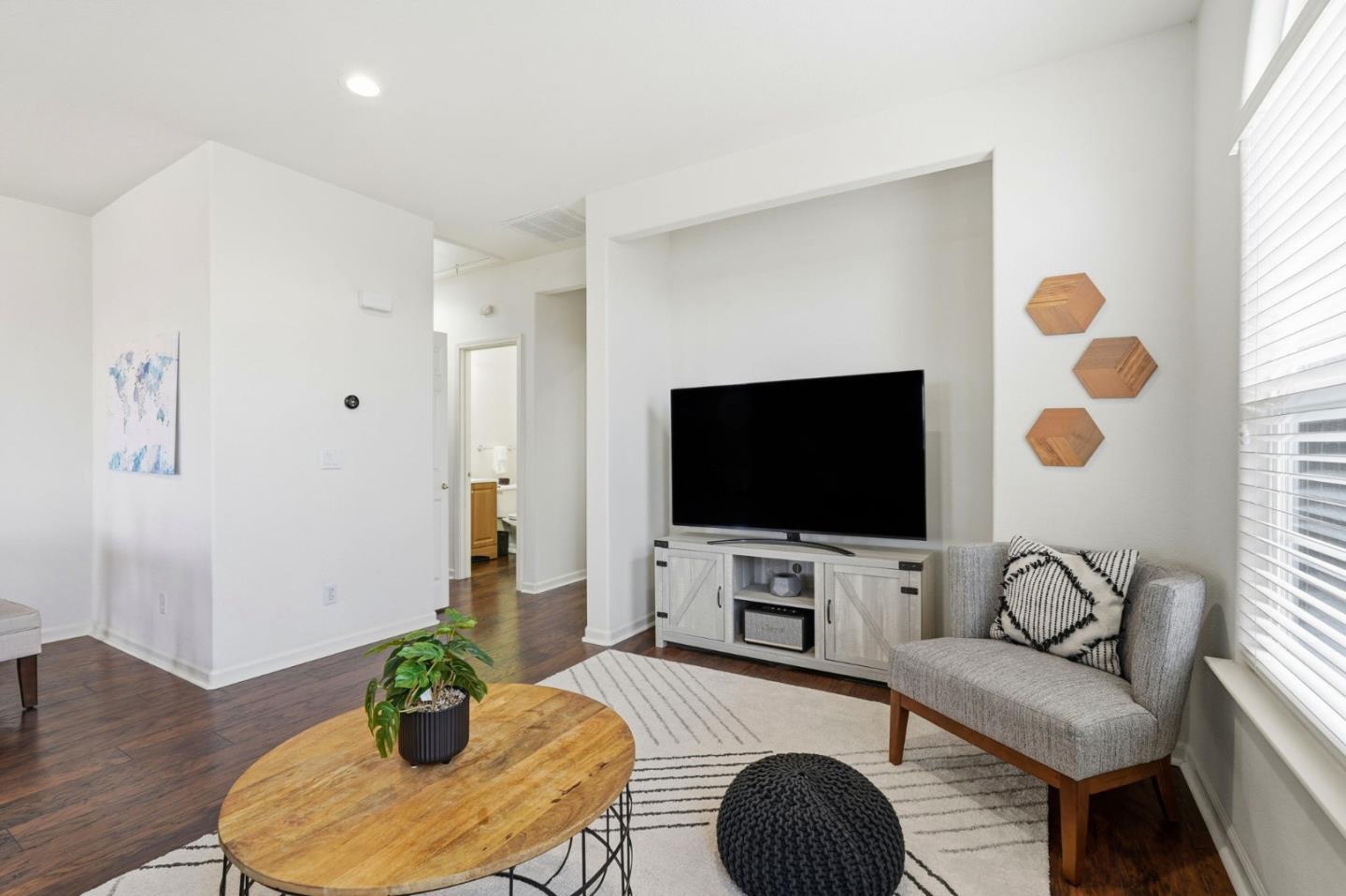 568 Altino Boulevard