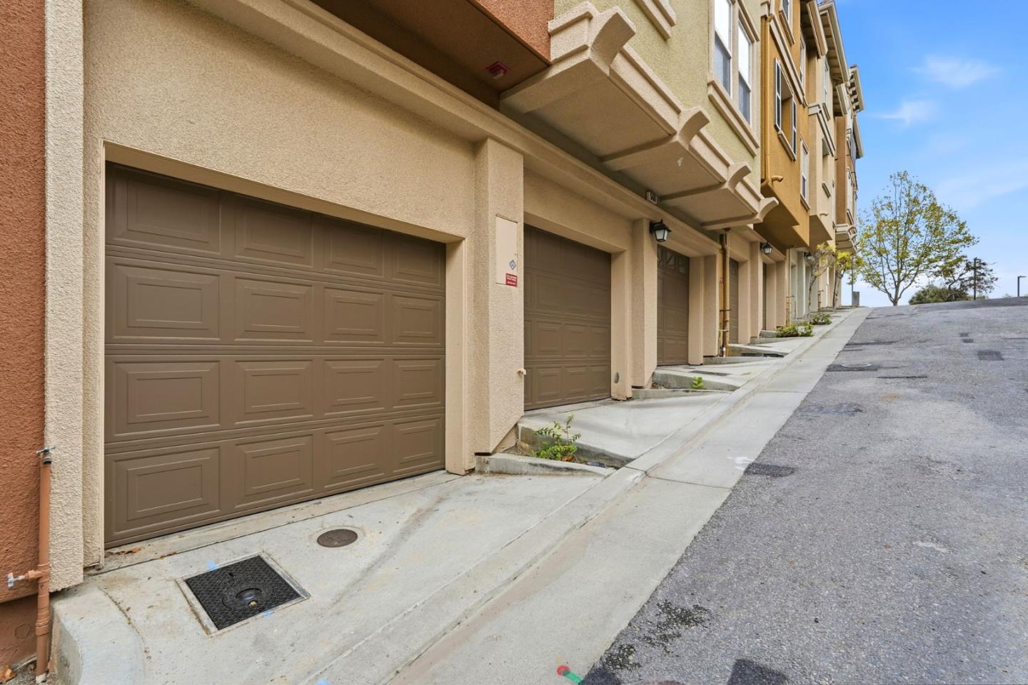 568 Altino Boulevard