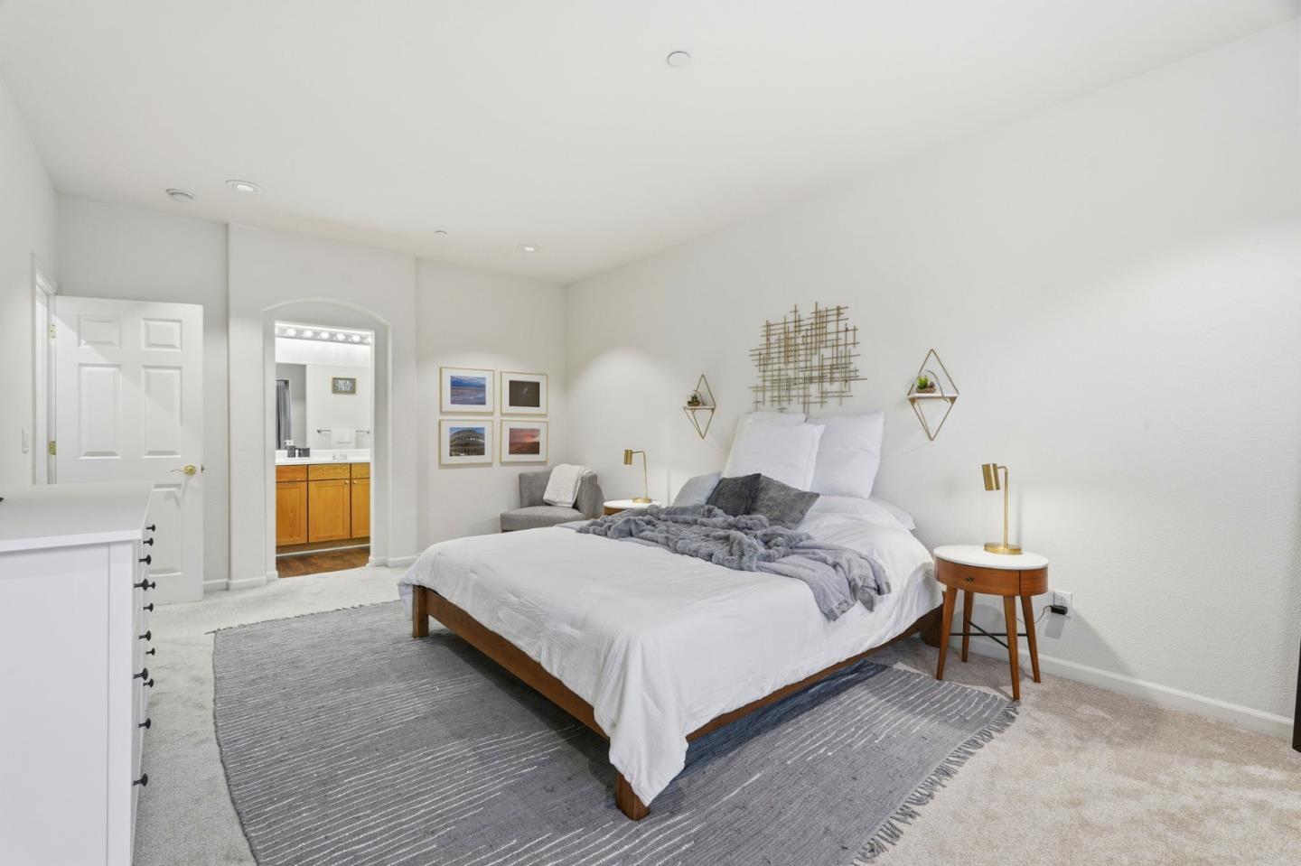 568 Altino Boulevard