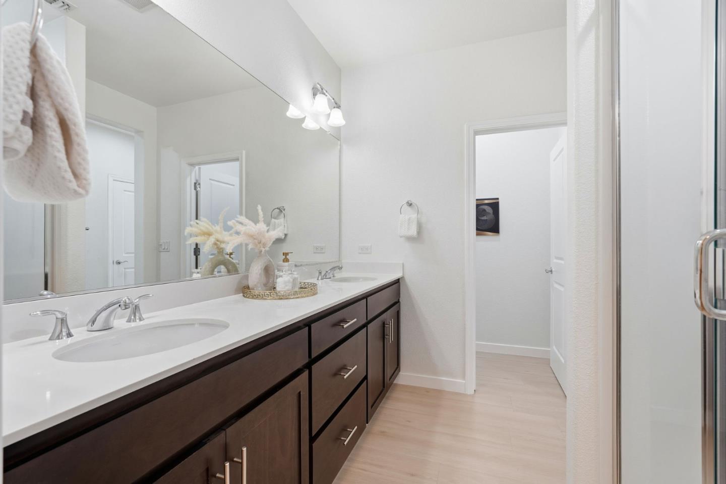 168 East Main Avenue