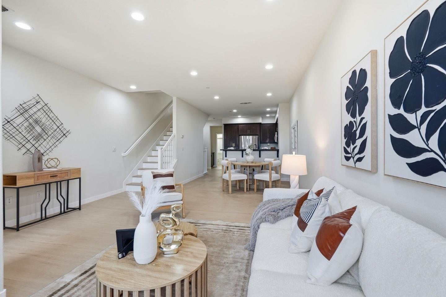 168 East Main Avenue