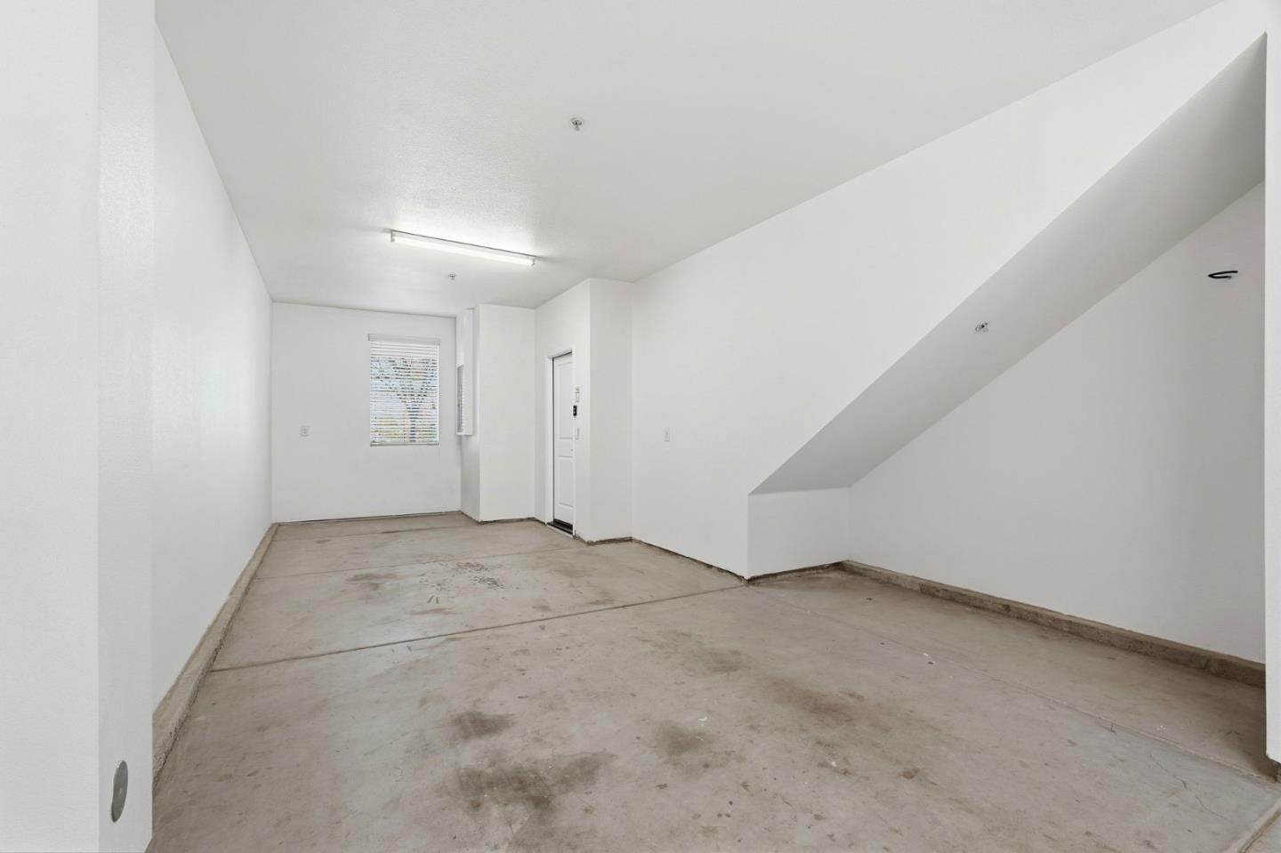 168 East Main Avenue